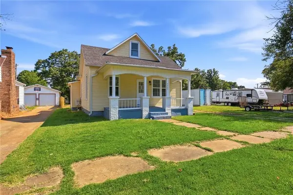 1117 E 1st ST, Fort Scott, KS 66701