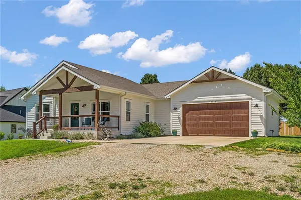 5365 Choctaw LN, Mclouth, KS 66054