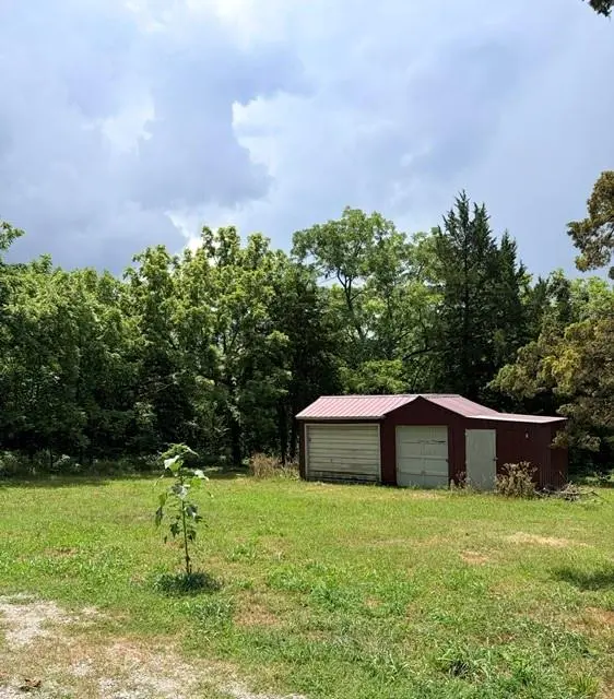 42 Bear DR, Mound City, KS 66056