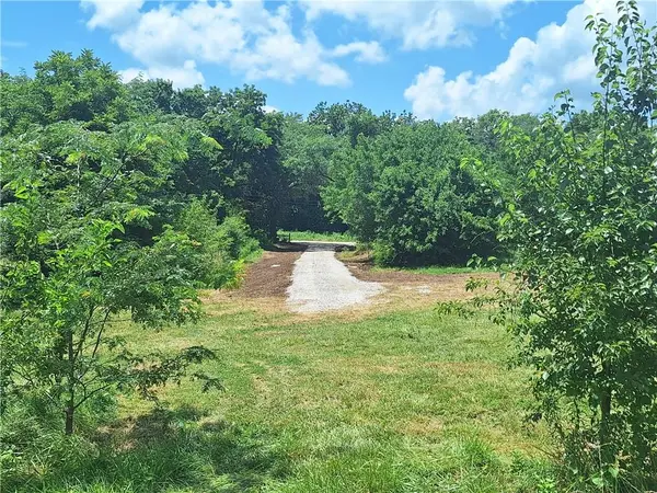 Tract D S Sycamore Grove RD, Garden City, MO 64747