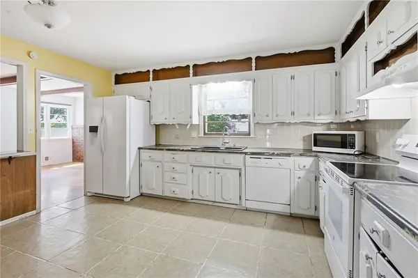 12009 E 61st TER, Kansas City, MO 64133