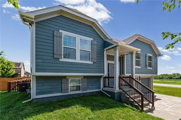 6220 NE 119th TER, Kansas City, MO 64156