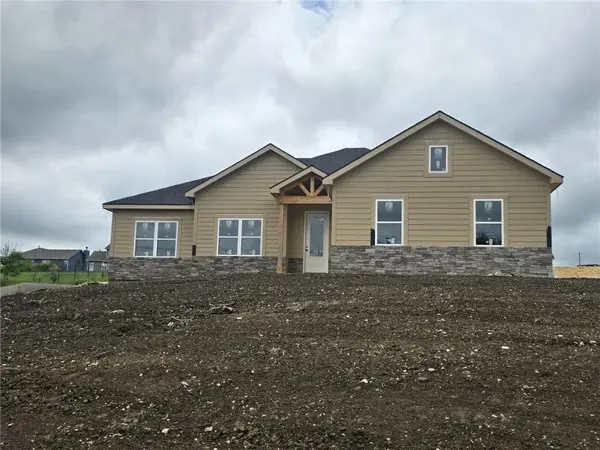 803 Kellogg ST, Pleasant Hill, MO 64080