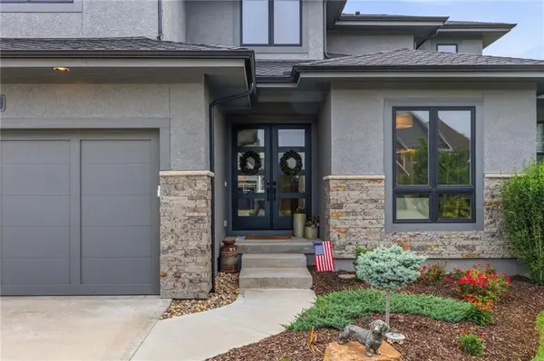 12314 W 169th TER, Overland Park, KS 66221