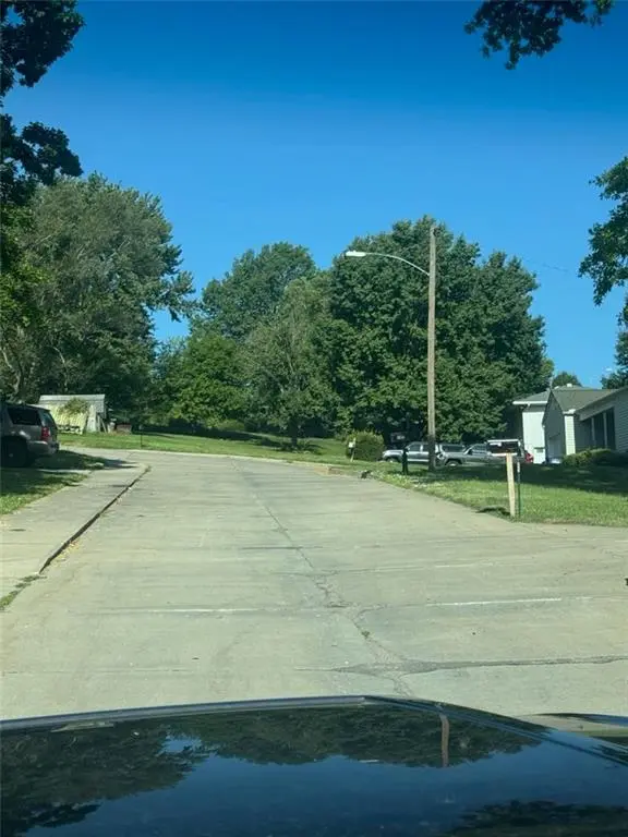 1St ST, Platte City, MO 64079