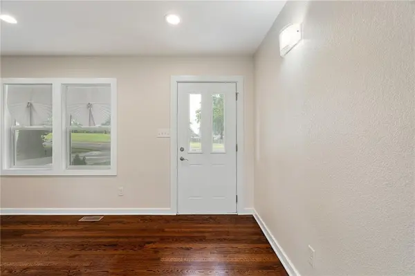 7332 Parallel Pkwy, Kansas City, KS 66112
