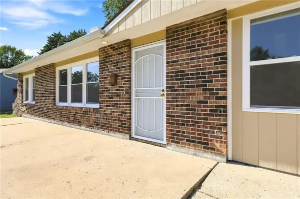 10706 Cambridge AVE, Kansas City, MO 64134