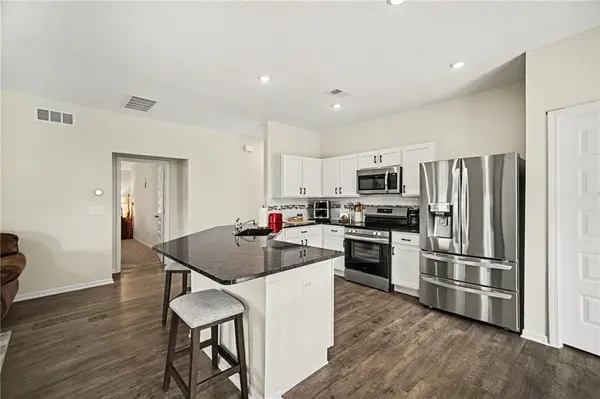 500 SE Laurel DR, Blue Springs, MO 64014