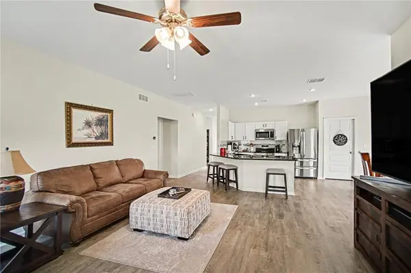 500 SE Laurel DR, Blue Springs, MO 64014