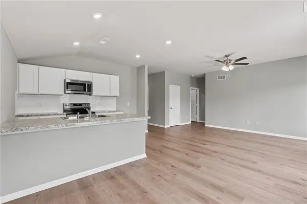 19507 Lincoln ST, Spring Hill, KS 66083