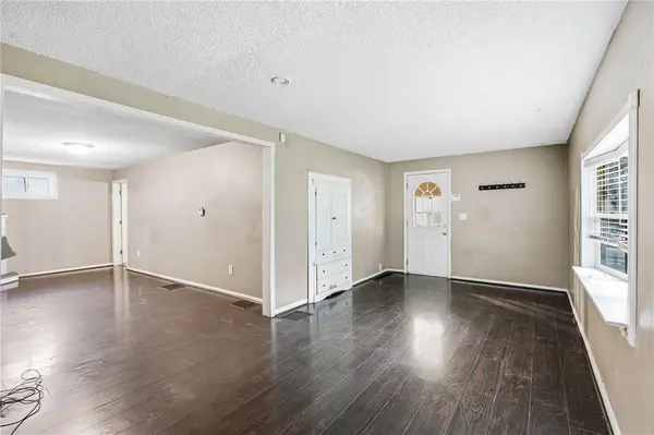 7740 Madison AVE, Kansas City, MO 64114