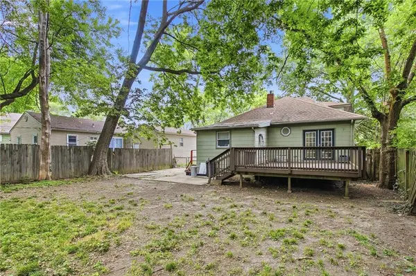 7740 Madison AVE, Kansas City, MO 64114