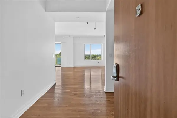 4950 Central ST #805, Kansas City, MO 64112