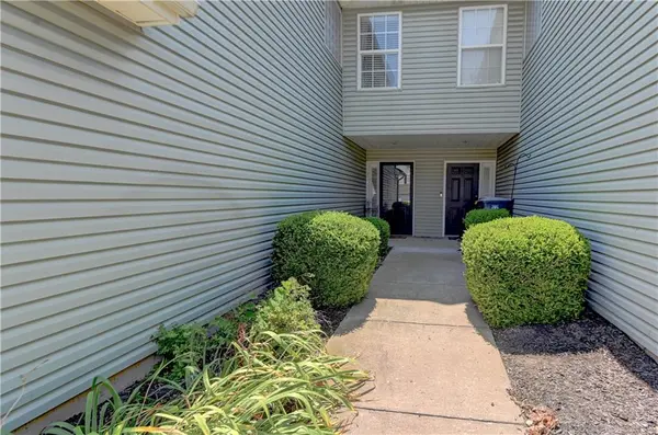 8112 N Lawn AVE, Kansas City, MO 64119
