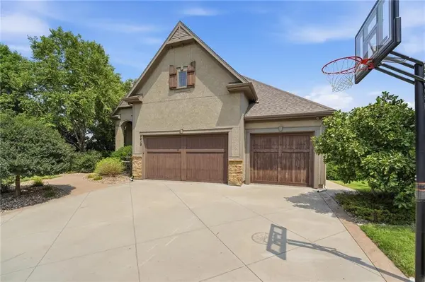 9415 N Kensington AVE, Kansas City, MO 64156