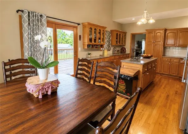 24372 243rd ST, Mclouth, KS 66054