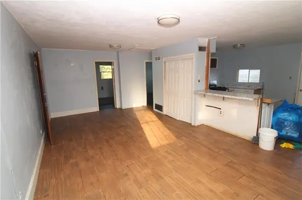 3305 S Leonard RD, St Joseph, MO 64503