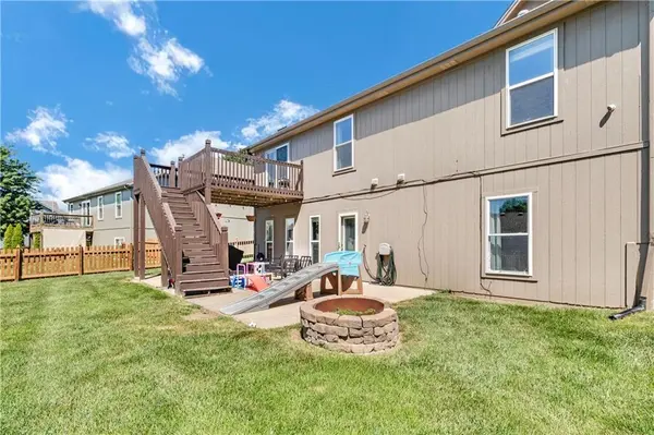 7905 NE 112th ST, Kansas City, MO 64157