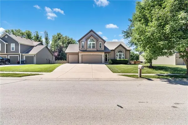7905 NE 112th ST, Kansas City, MO 64157