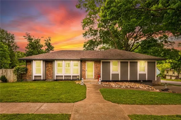 1524 Oxford CT, Liberty, MO 64068