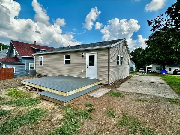 419 E 3rd ST, Maryville, MO 64468