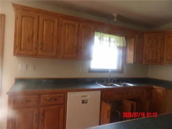 411 Briarwood DR, Iola, KS 66749