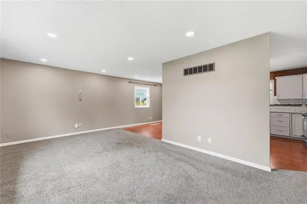 5336 N Richmond AVE, Kansas City, MO 64119