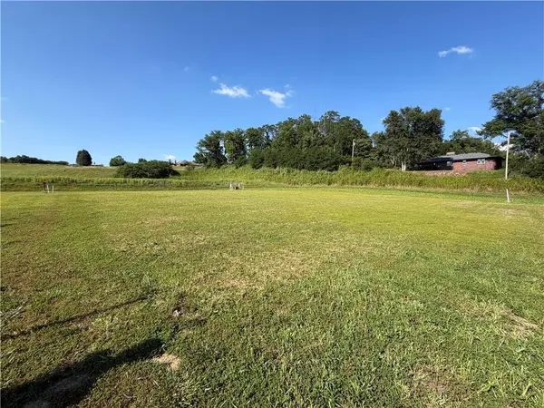 903 Mollie ST, Wathena, KS 66090