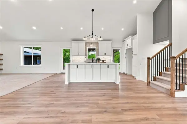 3222 Pryor RD, Lee's Summit, MO 64082