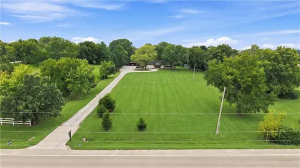3222 Pryor RD, Lee's Summit, MO 64082