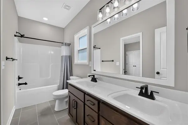 2339 NE Skopelos CT, Grain Valley, MO 64029