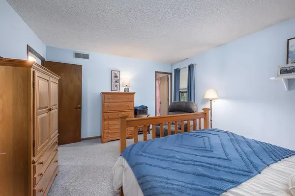 4649 SE 26th TER, Topeka, KS 66605