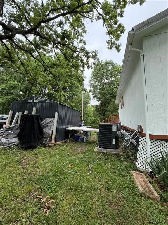 32251 Branch RD, Warsaw, MO 65355