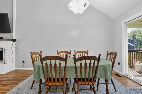 11603 W 77th ST, Lenexa, KS 66214