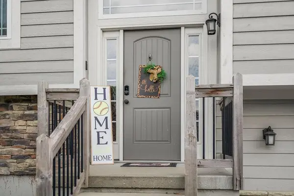 915 W 7th AVE, Kearney, MO 64060