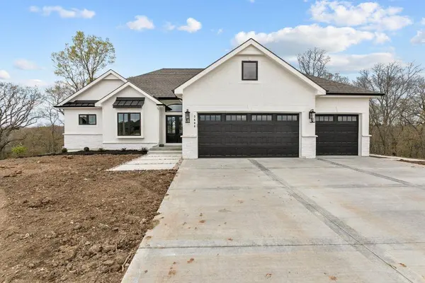8714 N FARLEY AVE, Kansas City, MO 64157