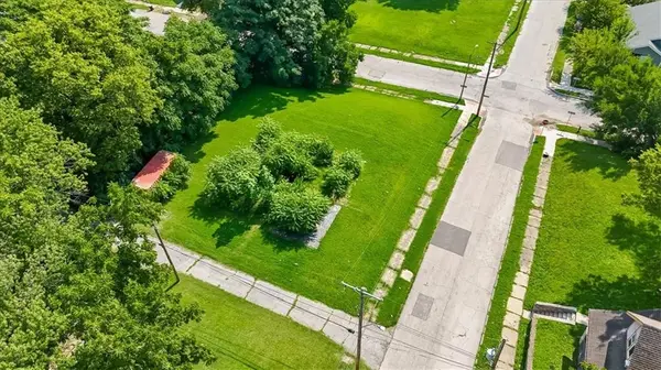 1612 E 30th ST, Kansas City, MO 64109