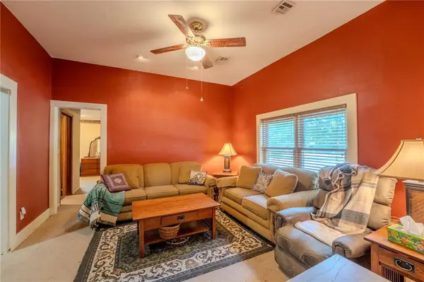 325 W Montgomery ST, Thayer, KS 66776