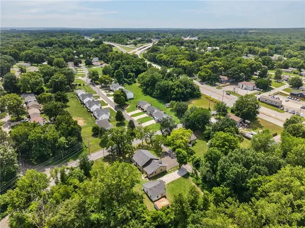 5851 Barnes AVE, Kansas City, MO 64119
