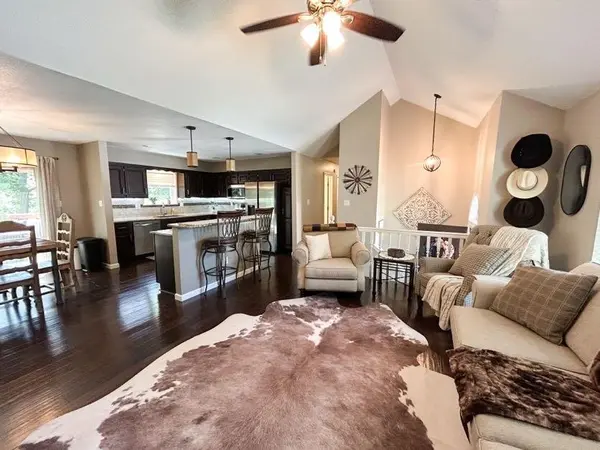 6619 NW Sioux DR, Kansas City, MO 64152