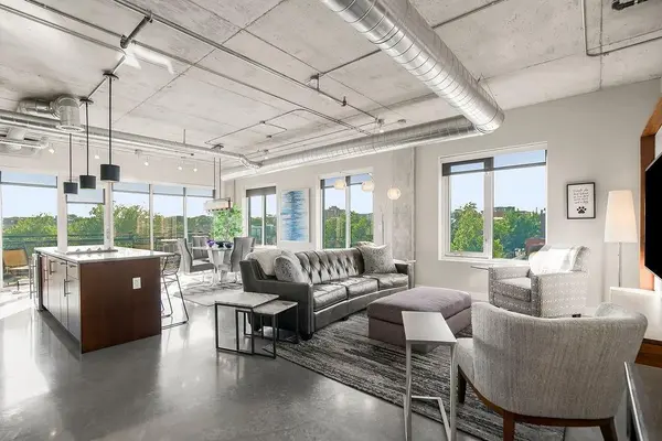 4141 PENNSYLVANIA AVE #407, Kansas City, MO 64111