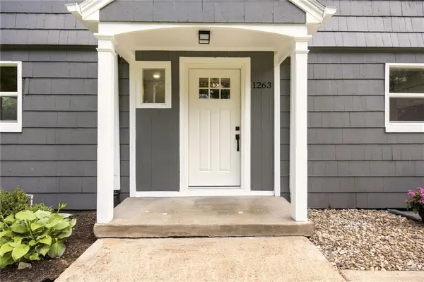 1263 W 67th TER, Kansas City, MO 64113