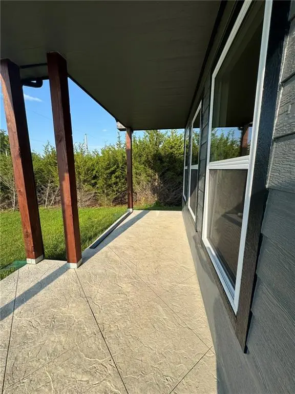 213 Bald Eagle DR, Linn Valley, KS 66040