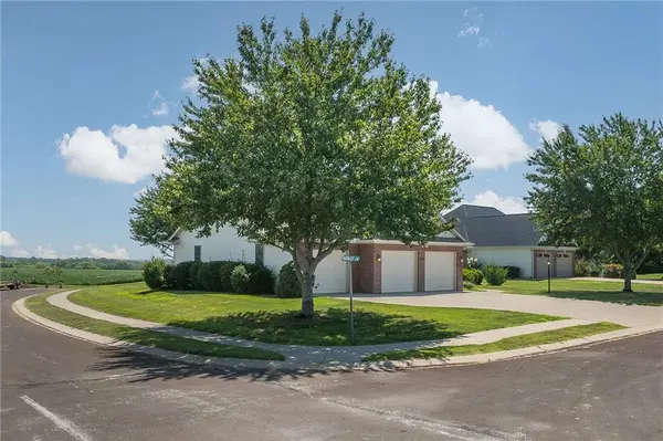 501 Natalee LN, Gower, MO 64454