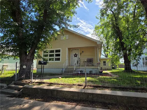 222 S Burns ST, Independence, KS 67301