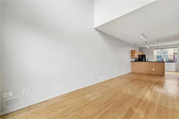 4577 Madison AVE #E4, Kansas City, MO 64111