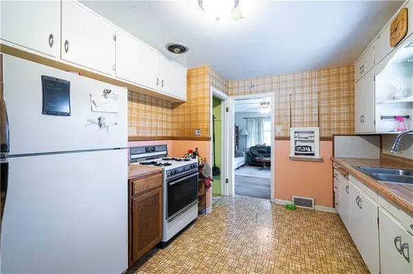 1501 S 20th ST #W, St Joseph, MO 64507