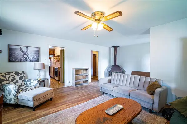 1501 S 20th ST #W, St Joseph, MO 64507