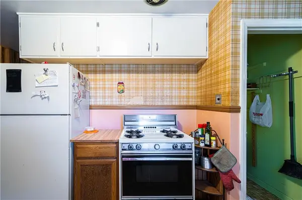 1501 S 20th ST #W, St Joseph, MO 64507