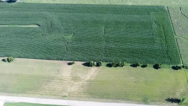 1062 RD RD, Lawrence, KS 66046